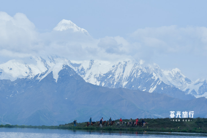 白日山享受旅游租车公司,户外