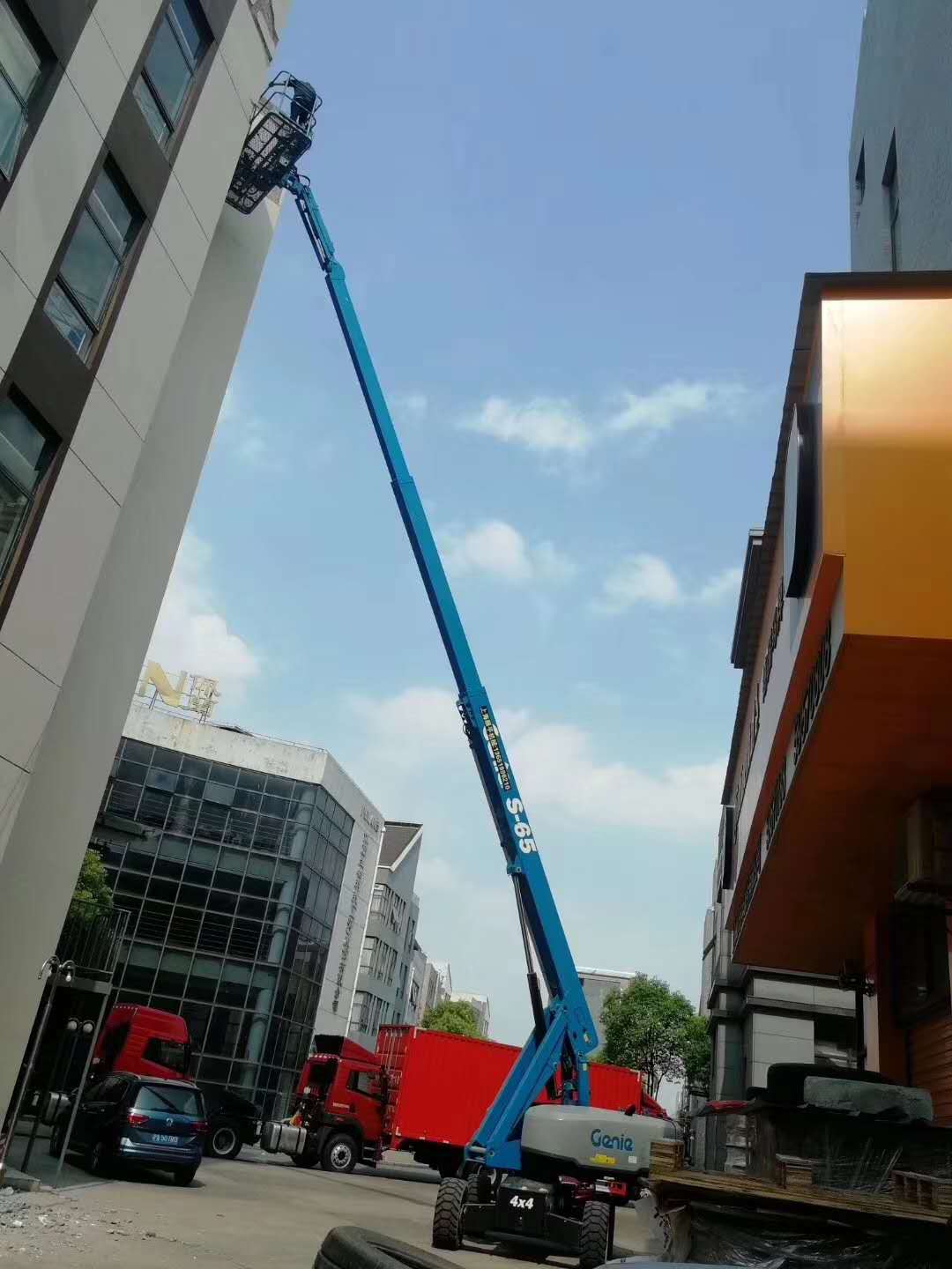 上海金山奉賢附近28米16米電動曲臂車哪有租價格