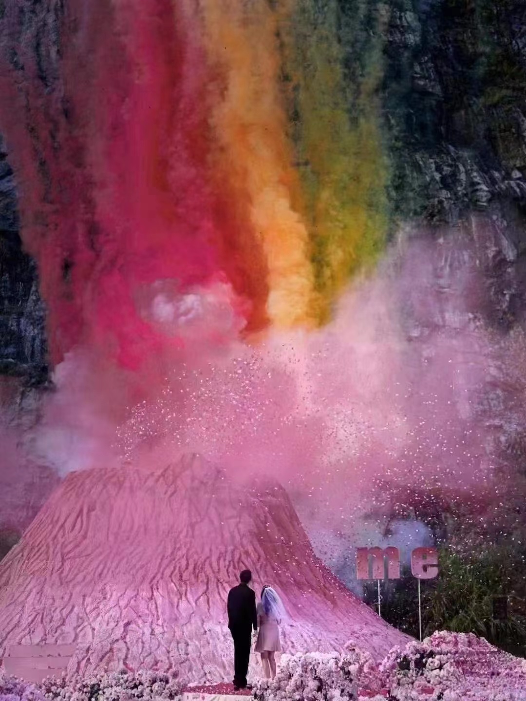 广东佛山粉色火山出租网红火焰山出租出售厂家