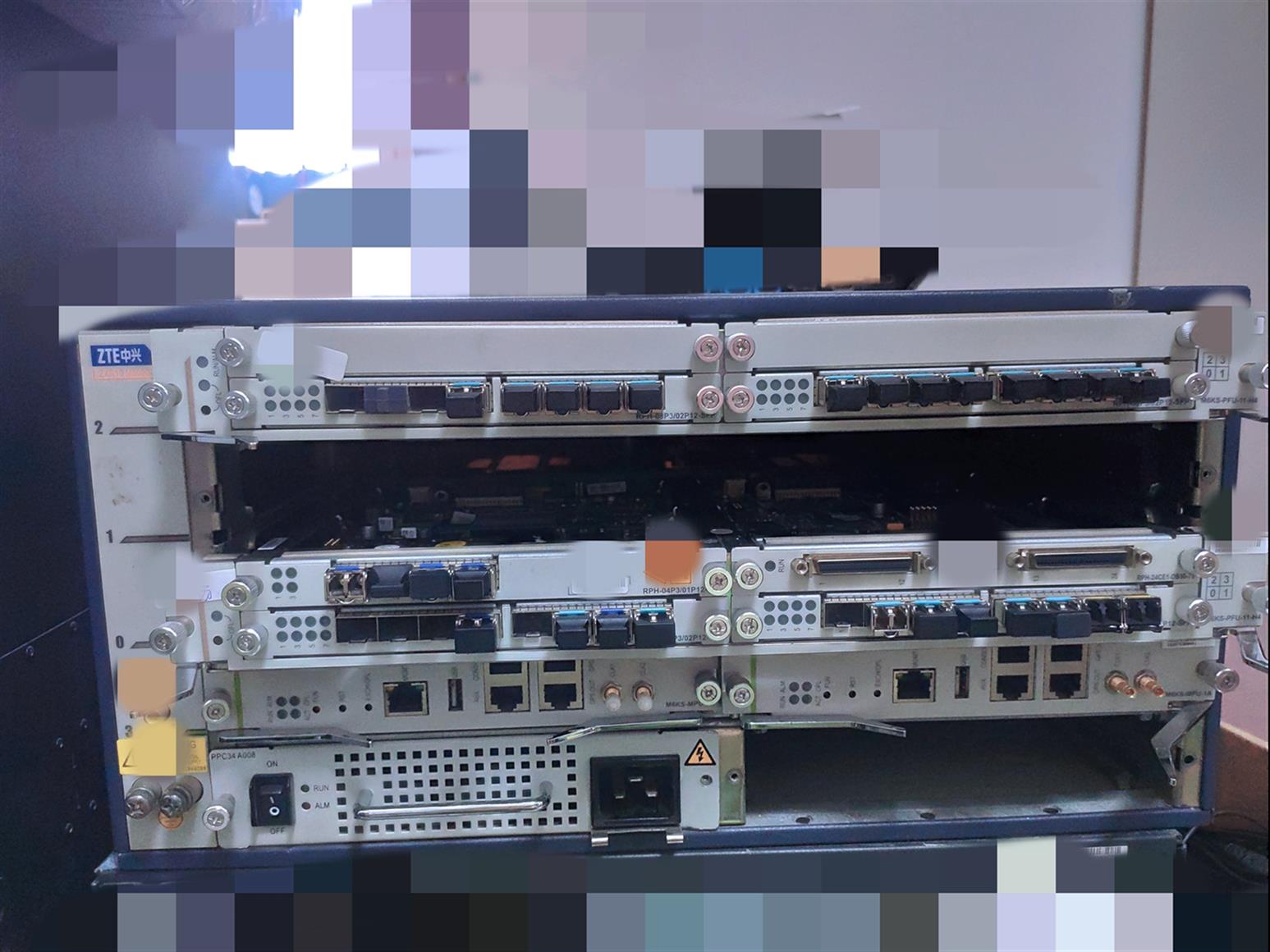 華為NE40E-X3業(yè)務(wù)板卡CR5D00LBXF72維修