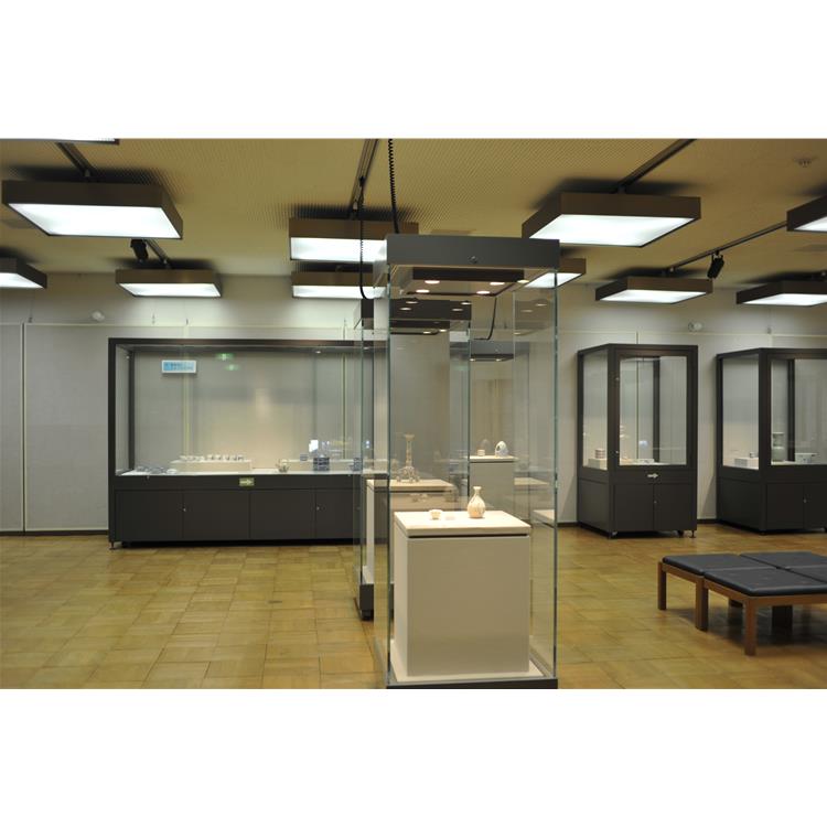 婁底高柜-高柜手動開啟；瓷器館使用-玻璃展柜供應(yīng)