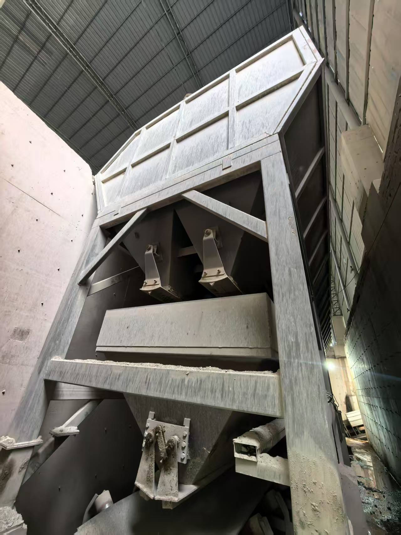二手良好中聯(lián)重科240攪拌站聯(lián)系電話