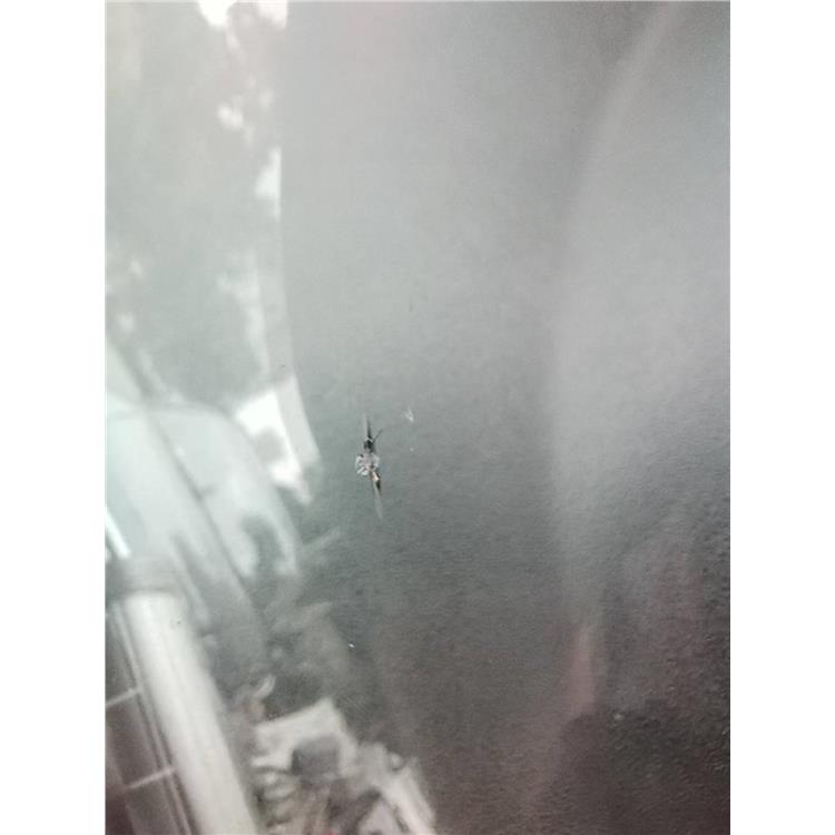新都區(qū)汽車擋風玻璃修補凹陷修復