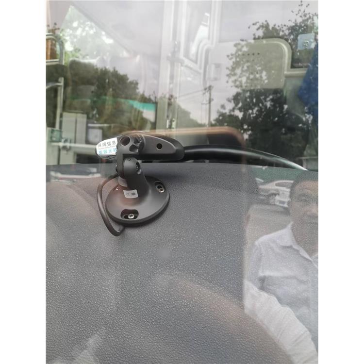 金堂縣汽車擋風(fēng)玻璃修補(bǔ)費(fèi)用