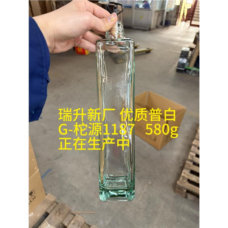 南京晶白酒瓶廠家