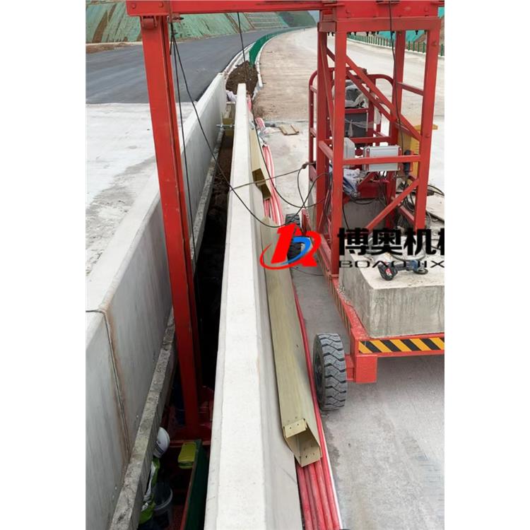 雨水管安裝臺車 江西橋梁雨水管安裝車