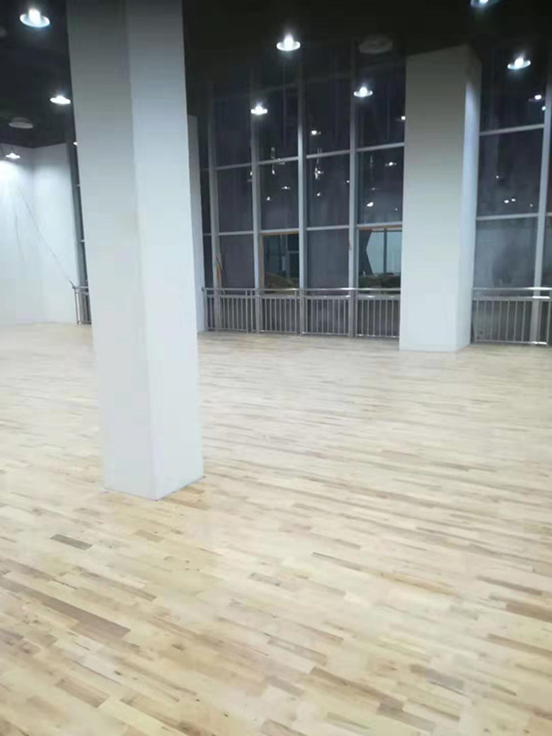 郴州市桦木羽毛球馆木地板价格