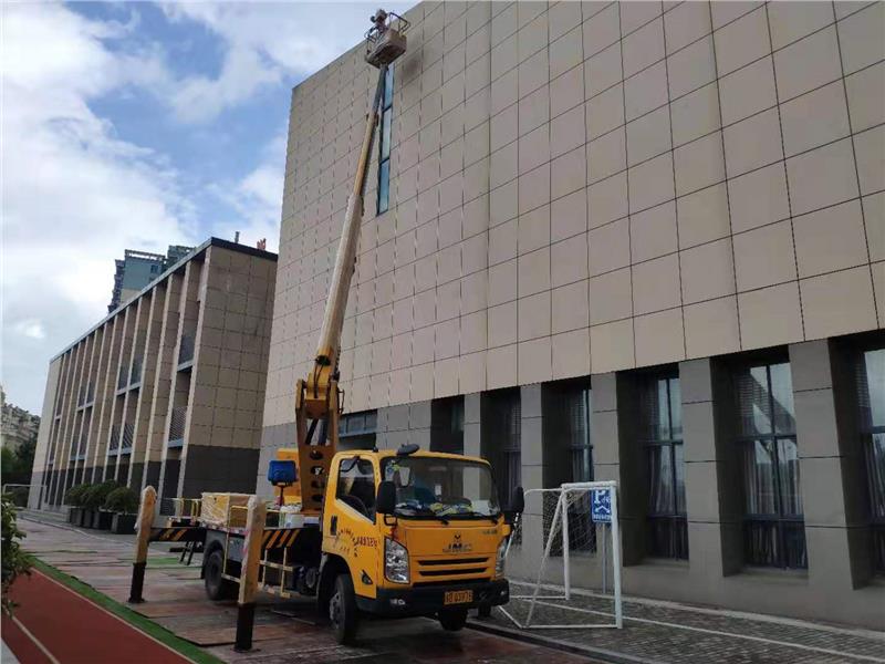 昆山市升降机租赁报价