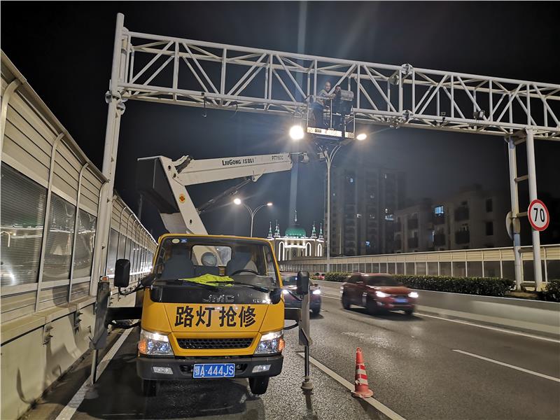 随州曲臂升降车租赁