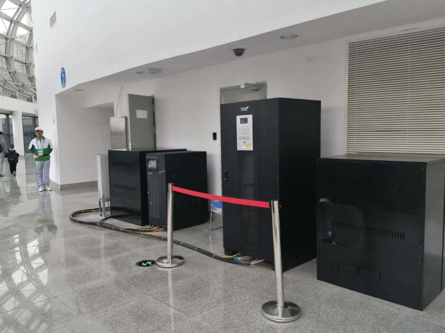 工频UPS不间断电源出租 联系电话