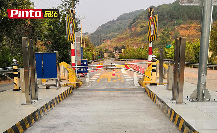 高速公路车辆分离器