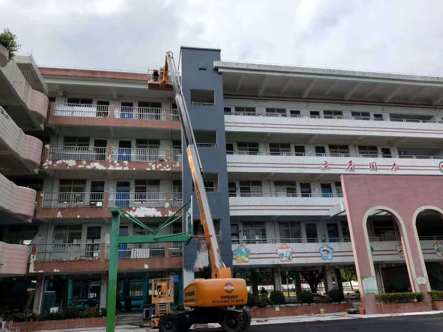 阳江升降机租赁登高车电力安装车