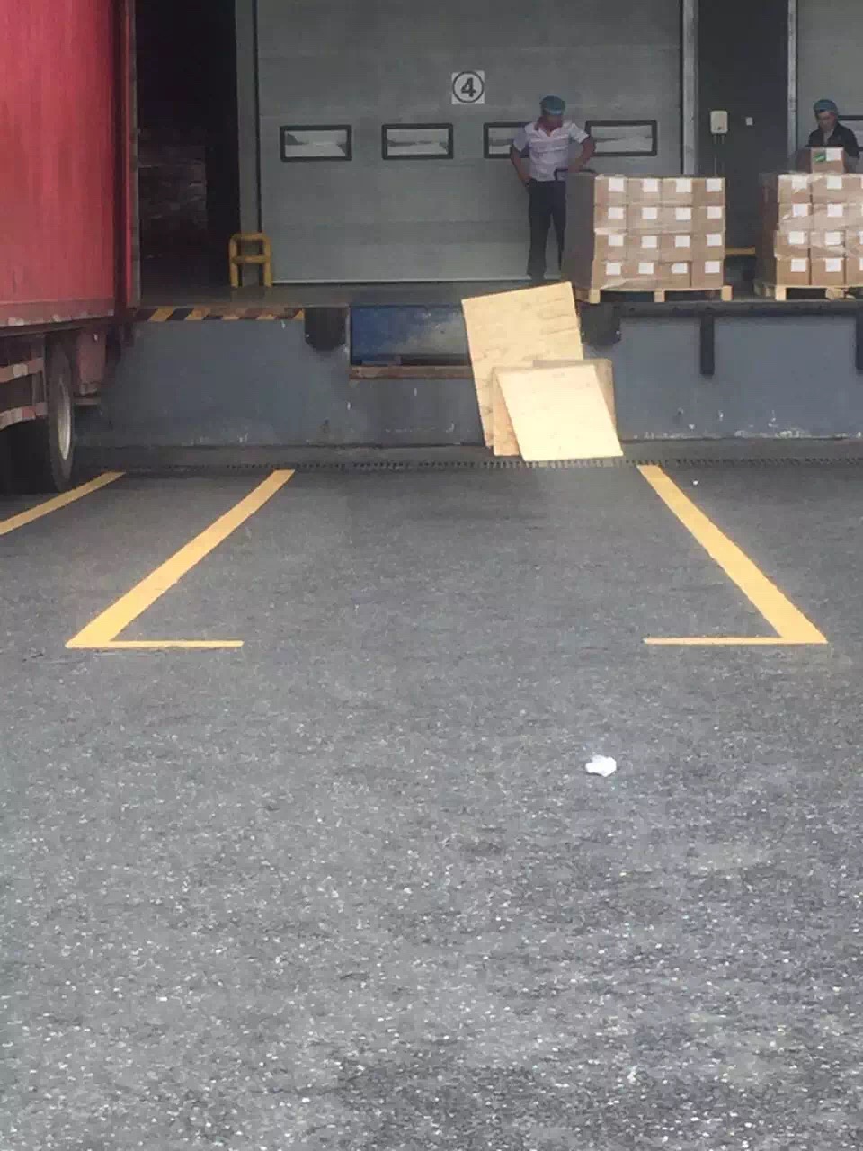 蔡甸厂区划线质量