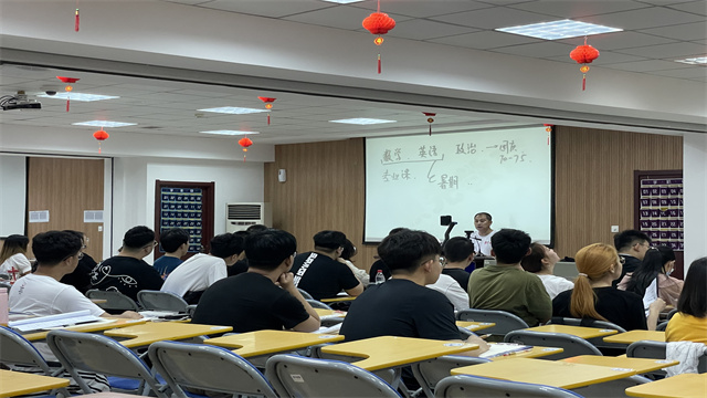 浙江郑州大学法学考研寄宿 大连良好考研培训学校供应