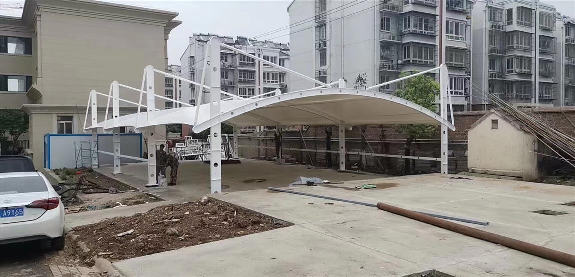 秦皇岛张拉膜遮雨棚安装