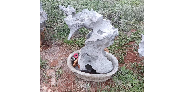 挑选奇石材料,奇石