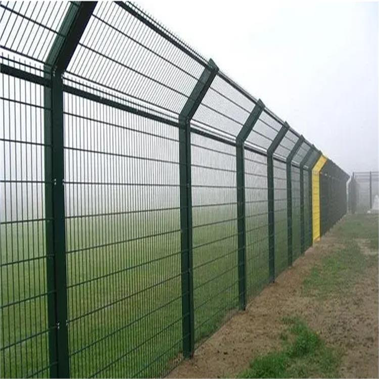 重复使用性好 不易褪色 保定光伏电站围栏网