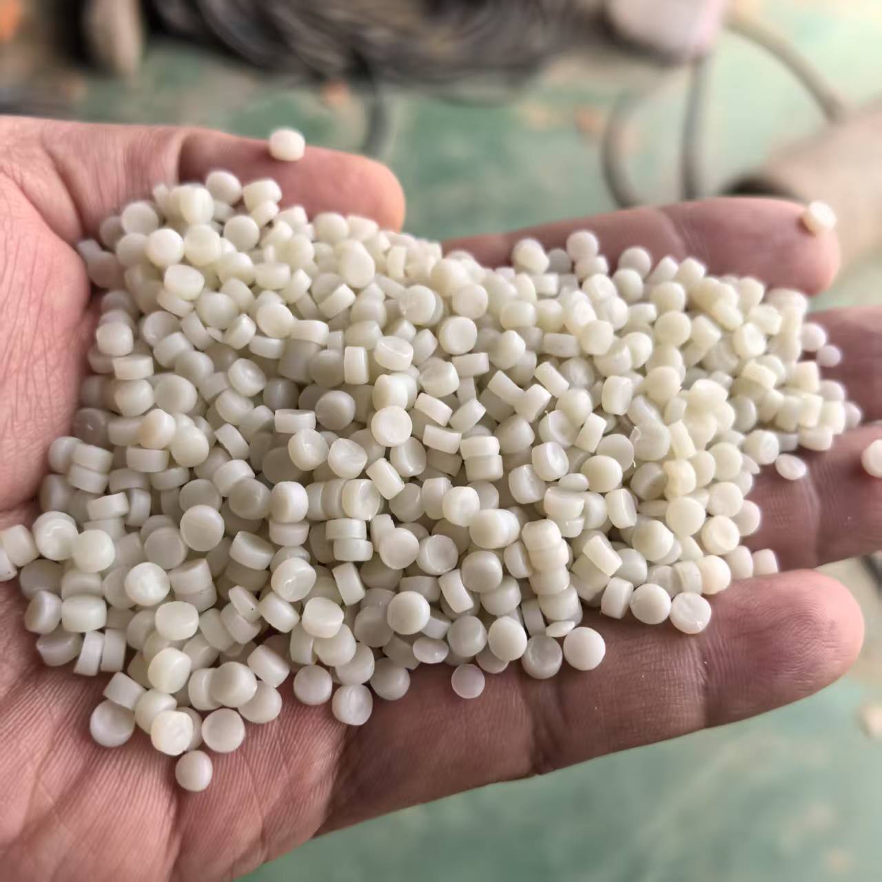 河南再生中空HDPE颗粒