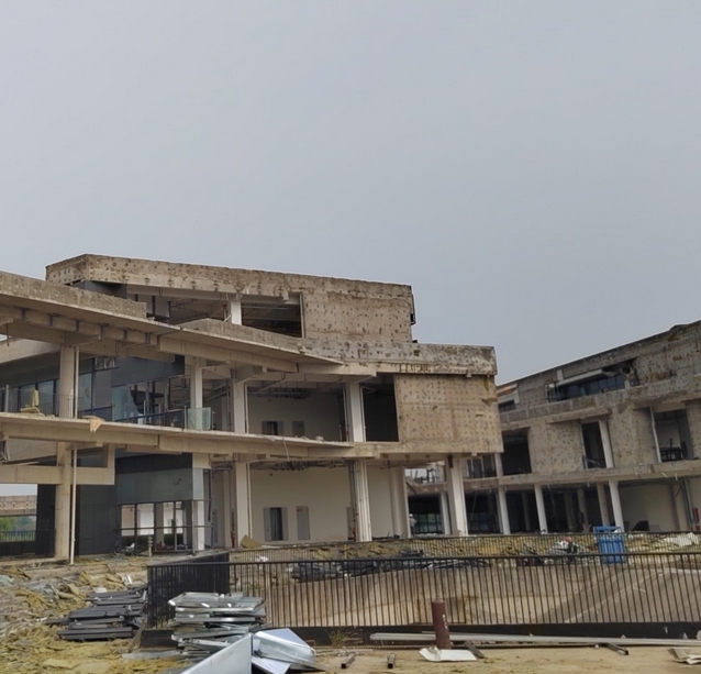 遂平商场墙体拆除